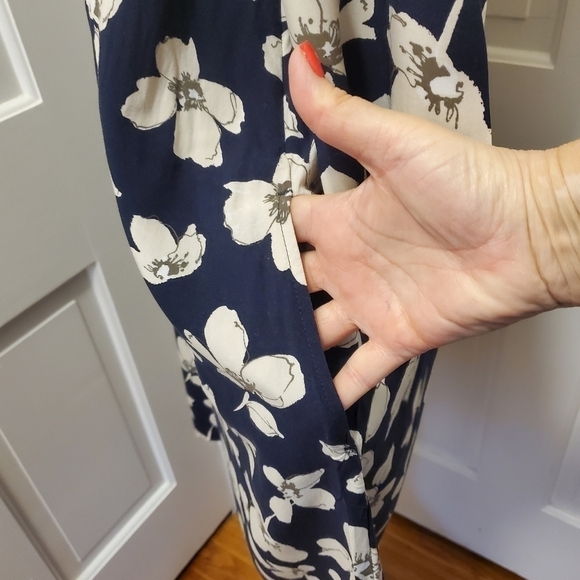 J.Jill Navy Floral A-Line Dress, pockets, 3/4 sleeve, rayon size Medium - Picture 3 of 10